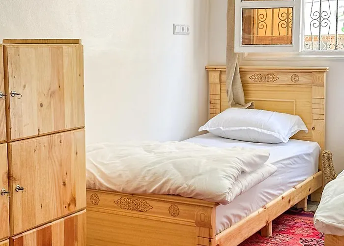 Single Bed - Cozy Dormitory - Surf Territory
